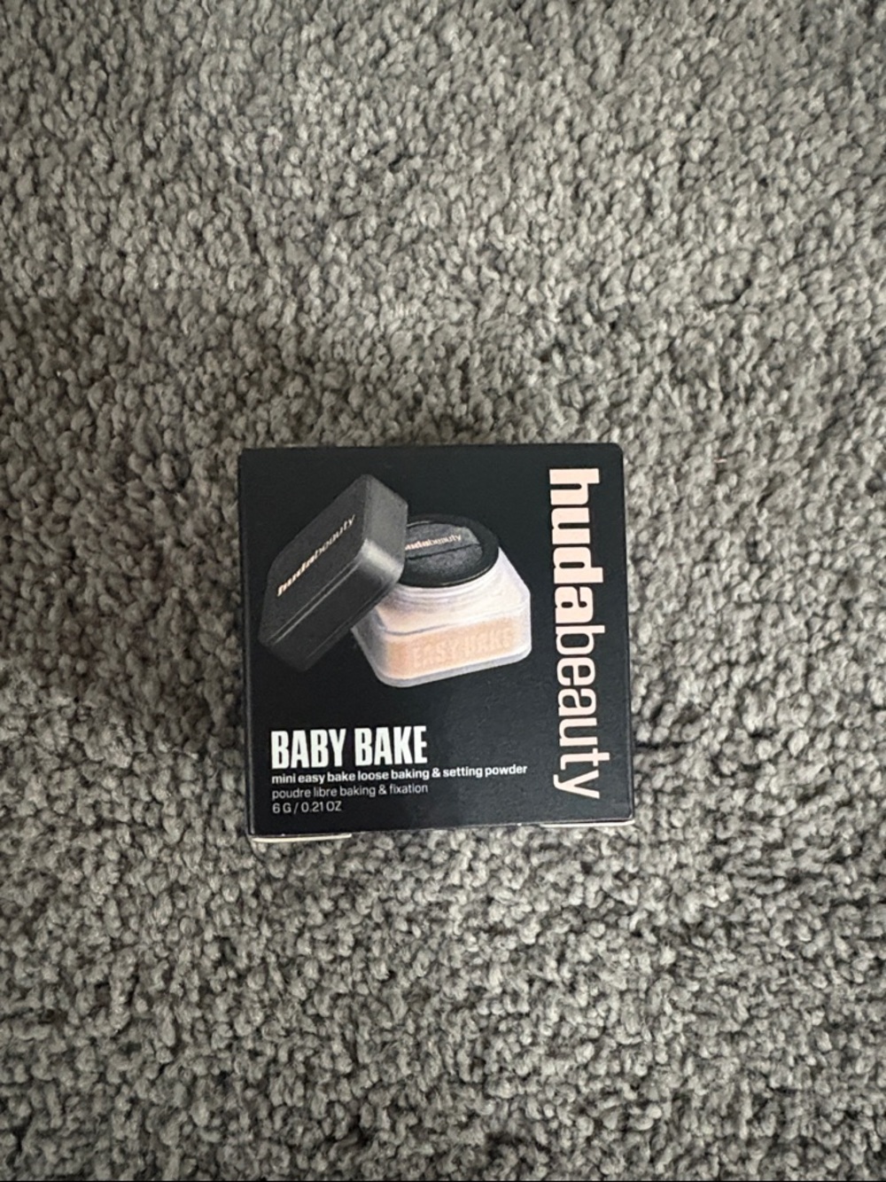 HUDA BEAUTY Baby Bake Mini Loose Setting Powder - never been opened.